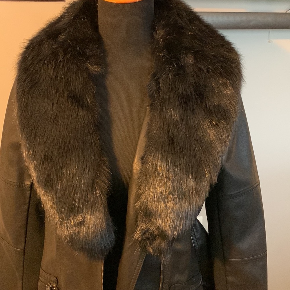 Black Leather Coat w/Removal Faux Fur Collar NEW - Picture 4 of 13